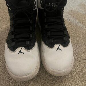 Jordan Max Aura 1, Black & White, Size 11.5